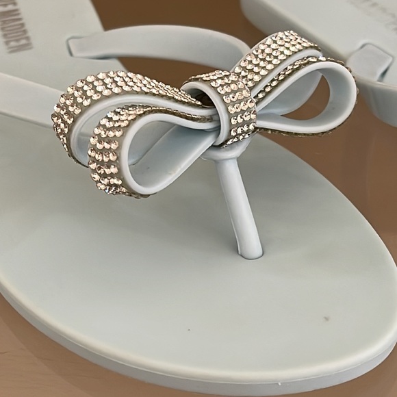 Steve Madden Leanne Blue Jelly Rhinestone Thong Flip Flops Women SIZE 5.0 - Picture 4 of 9